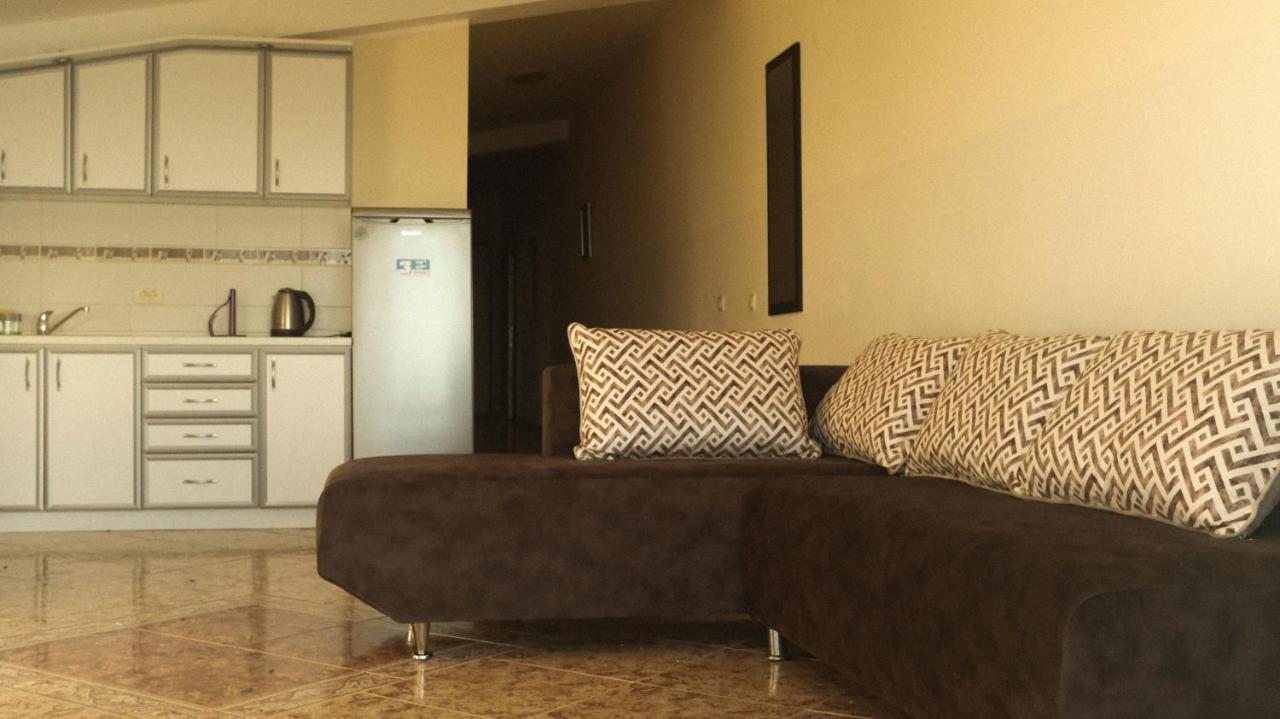 Kapriz Apartments Utjeha Luaran gambar