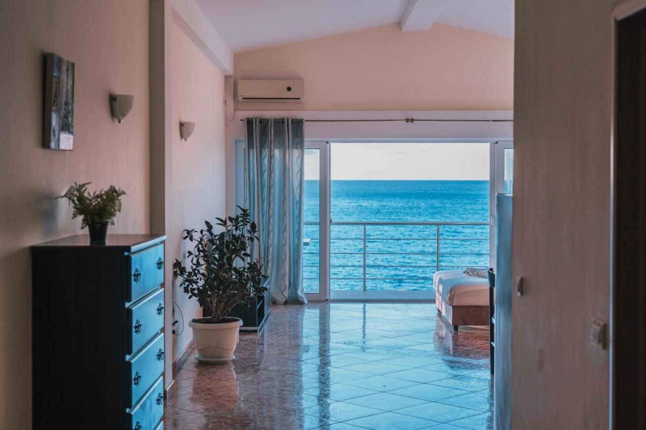 Kapriz Apartments Utjeha Luaran gambar