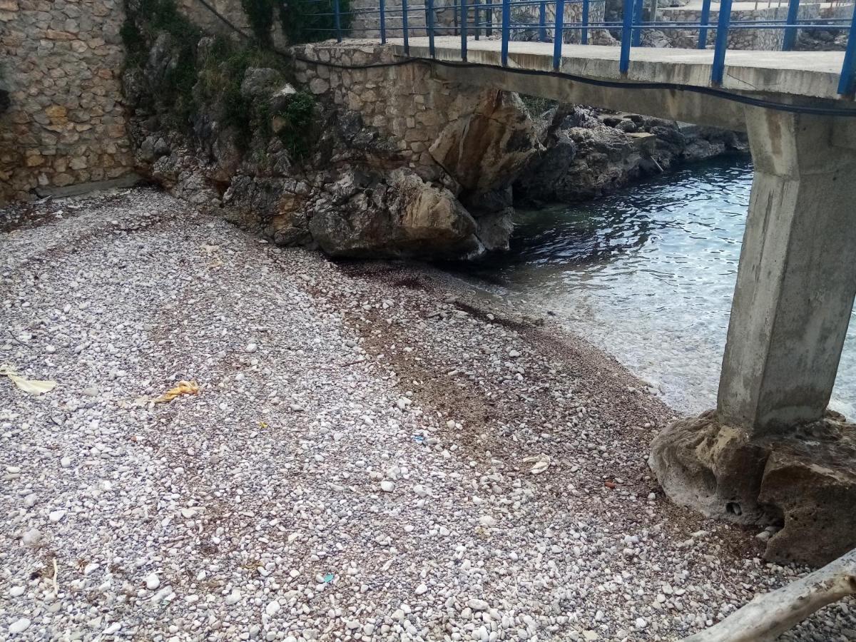 Kapriz Apartments Utjeha Luaran gambar