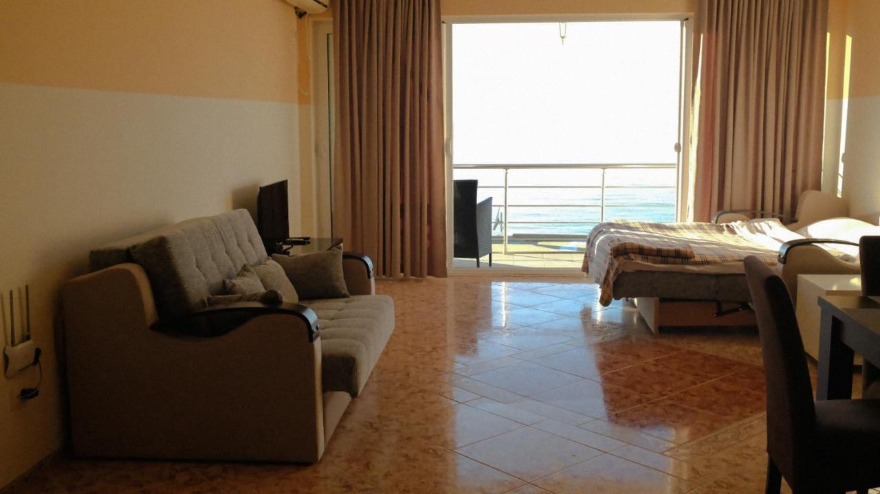 Kapriz Apartments Utjeha Luaran gambar