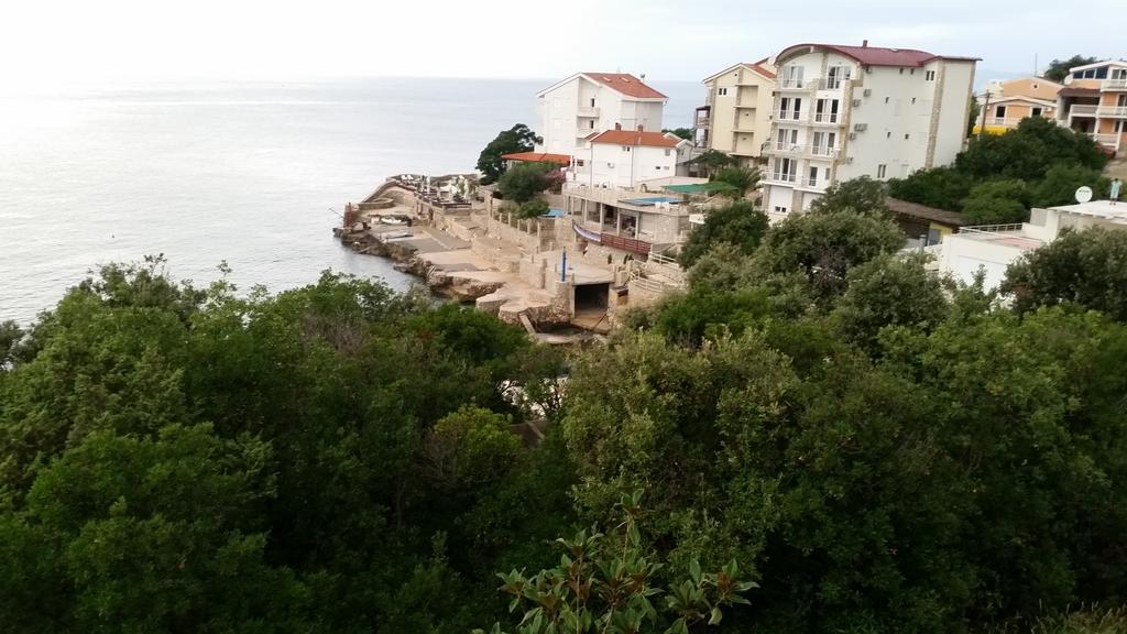 Kapriz Apartments Utjeha Luaran gambar