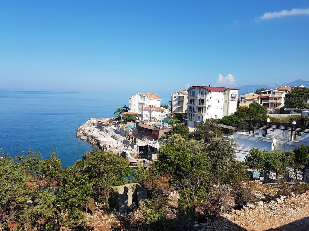 Kapriz Apartments Utjeha Luaran gambar